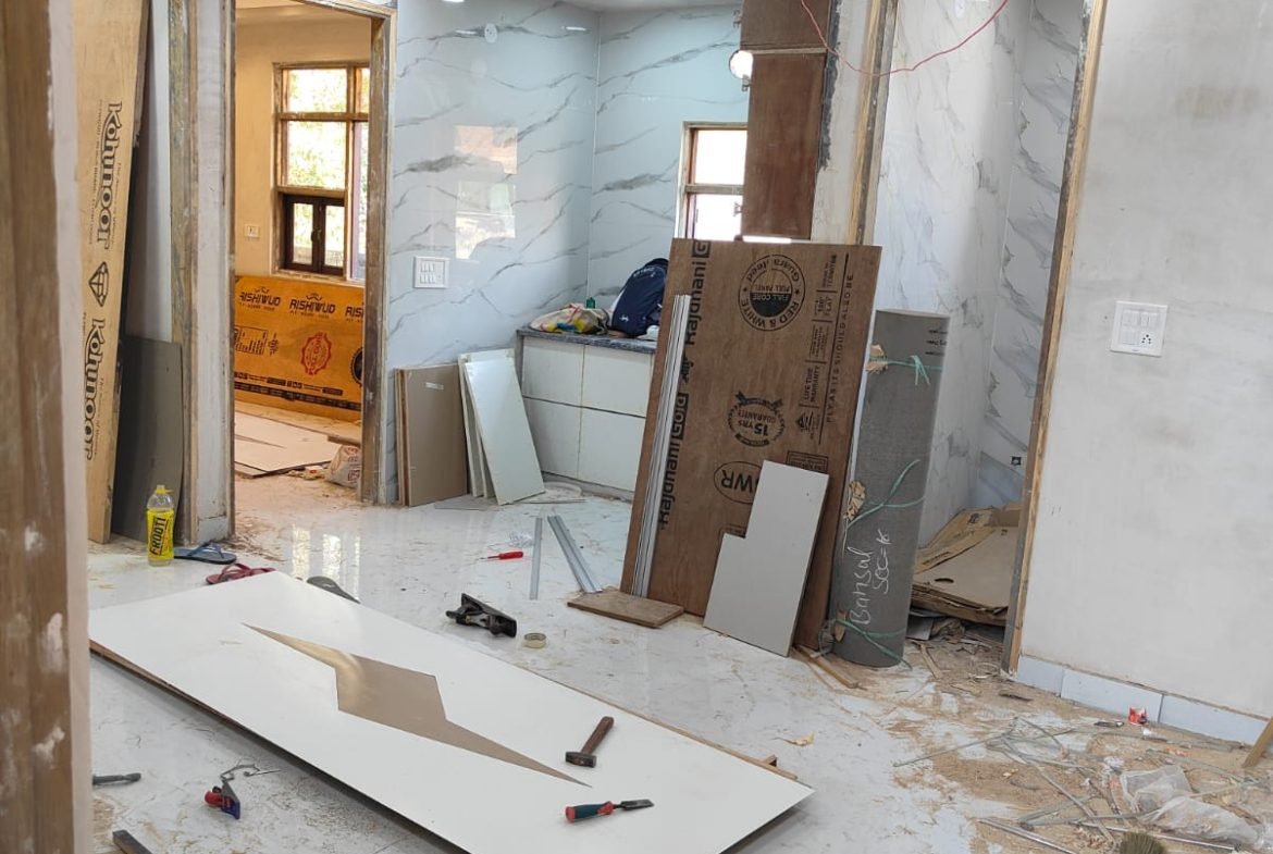 Floor for Sale in Rohini Sector 16