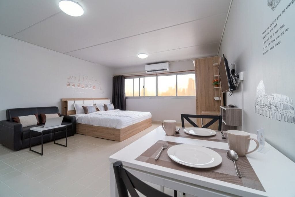 2 BHK Floor for Sale in Pitampura