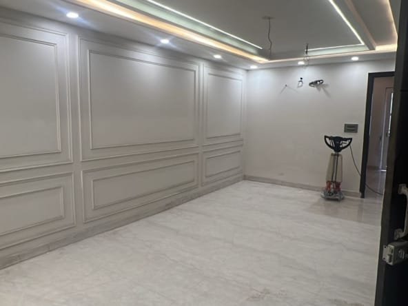 Floor for sale in Pitampura