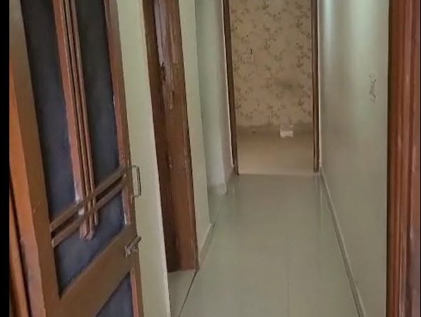 Floor for rent in Kirti Nagar