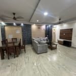 Floor for rent in Mansarover Garden