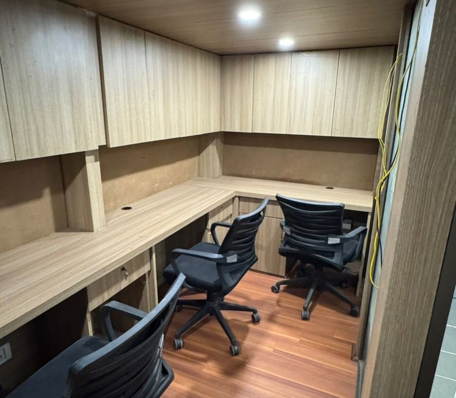 Office for rent in Mansarover Garden