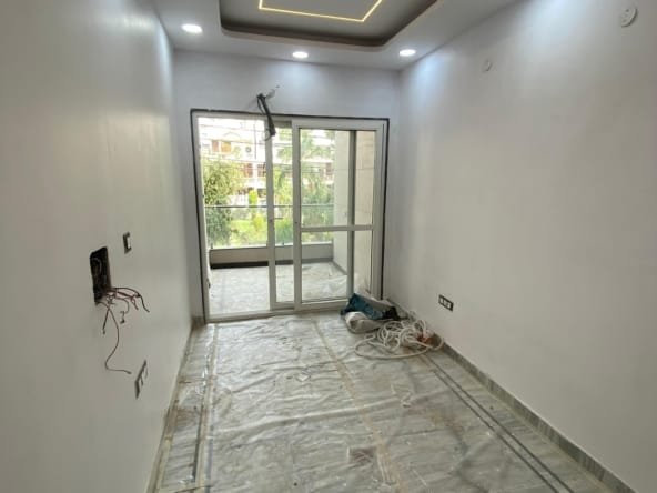 Floor in Pitampura for sale