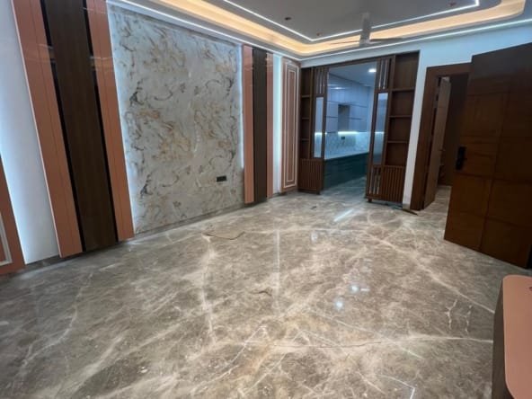 3Bhk Floor for sale in Shalimar Bagh