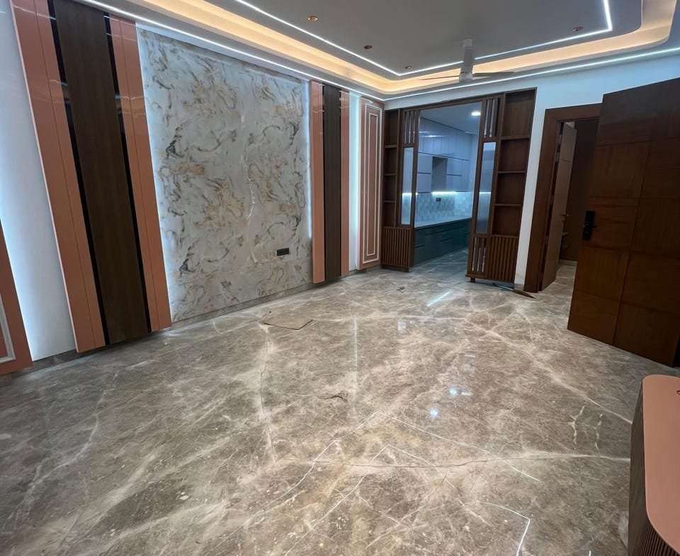 3Bhk Floor for sale in Shalimar Bagh