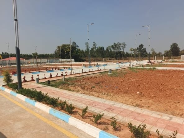 Plot for sale in Suragajakkanahalli