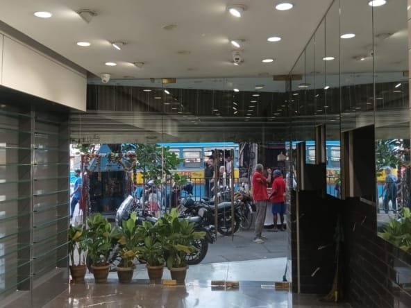 Showroom on Rent at Park Street