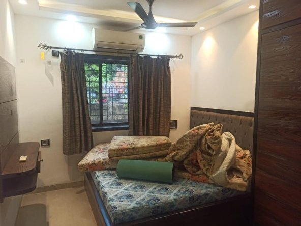 Apartment in Beleghata for Rent