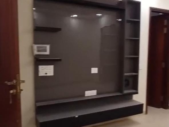 100Gaj Floor for sale in Pitampura